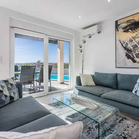 In 45063 Nyaraló Crikvenica